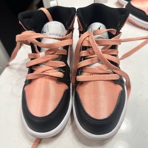 JORDAN 1 MID GS
"Light Madder Root"